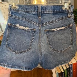 Curve love ultra high rise mom short Abercrombie size: 26/2